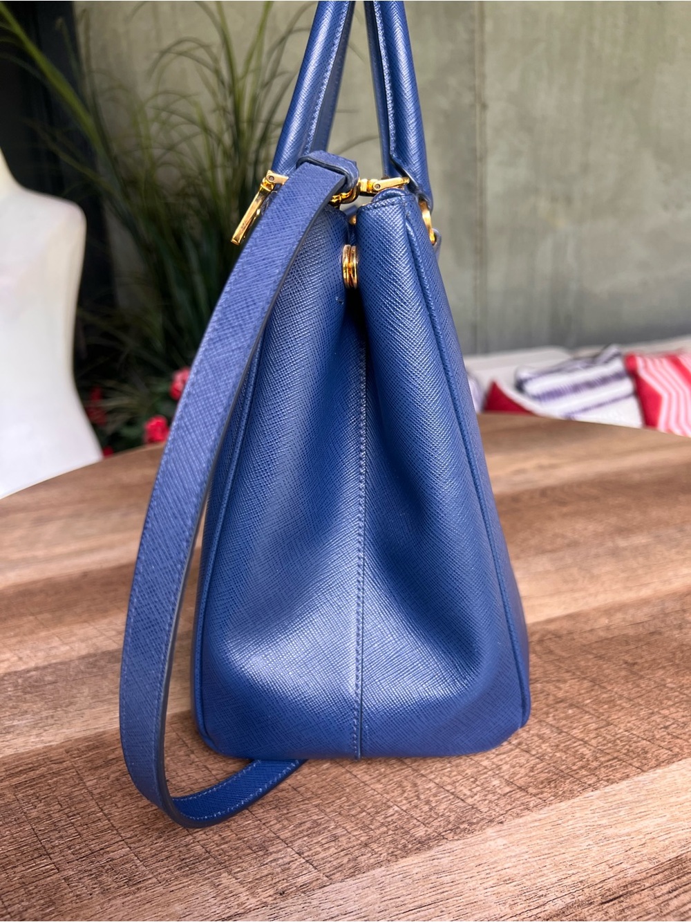 Prada Bluette Blue Saffiano Lux Leather Tote with Gold Hardware - Picture 9 of 16